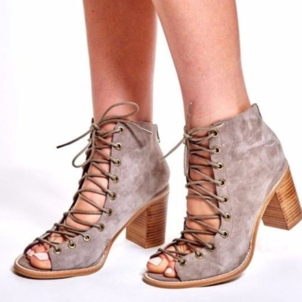 Jeffrey Campbell Heeled Lace Up Booties Size 5.5